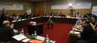 Los jóvenes participan del dialogo local con funcionarios en los países del Magreb