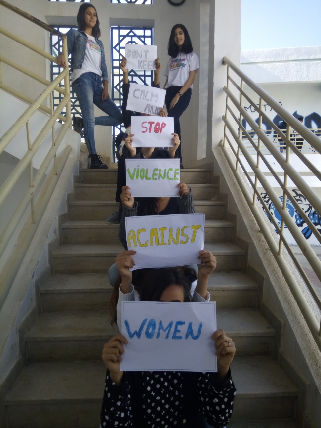 Ideaborn “Formando Ciudadanos Responsables” en la región mediterránea: los estudiantes tunecinos promueven la campaña para poner fin a todas las formas de violencia de género  