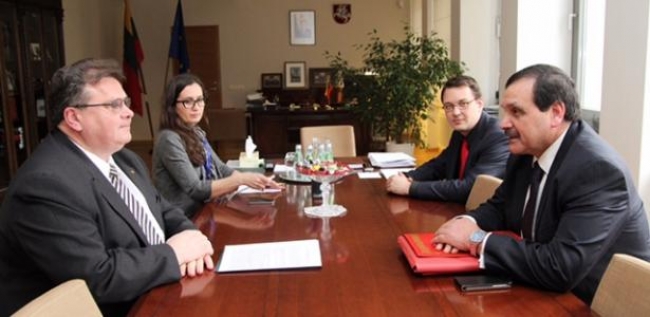 L'executiu de la FAL es reuneix amb el govern i la societat civil de Lituània